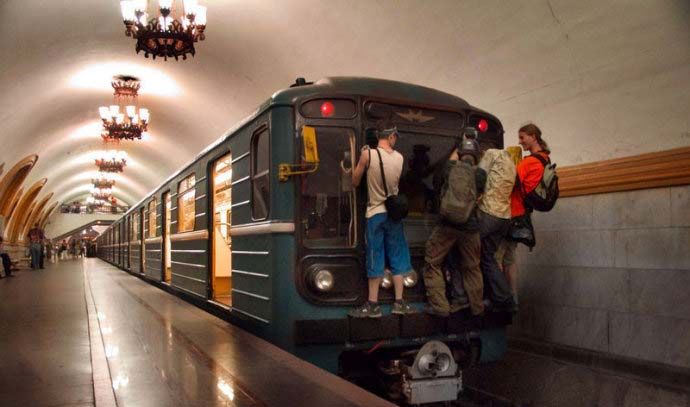 «Уважаемые пассажиры, метро становится небезопасным» 