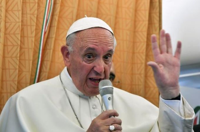Папа Римский: христиане должны попросить прощения у ЛГБТ