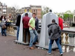 Як у Европi... В Москве появятся открытые уличные туалеты для мужчин